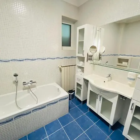 Apartment Mikes *